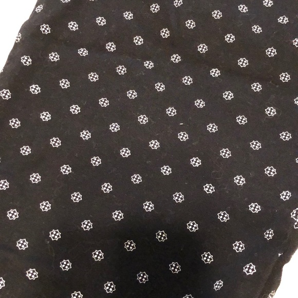 Old Navy pixie pants. Size 18. Black with white. - Picture 6 of 6